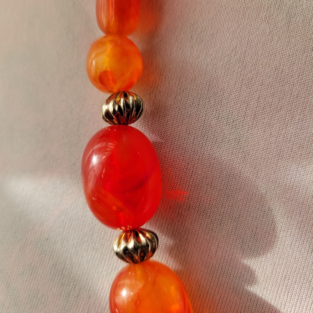 Vintage necklace orange beads gold tone autumn fall - Picture 5 of 8